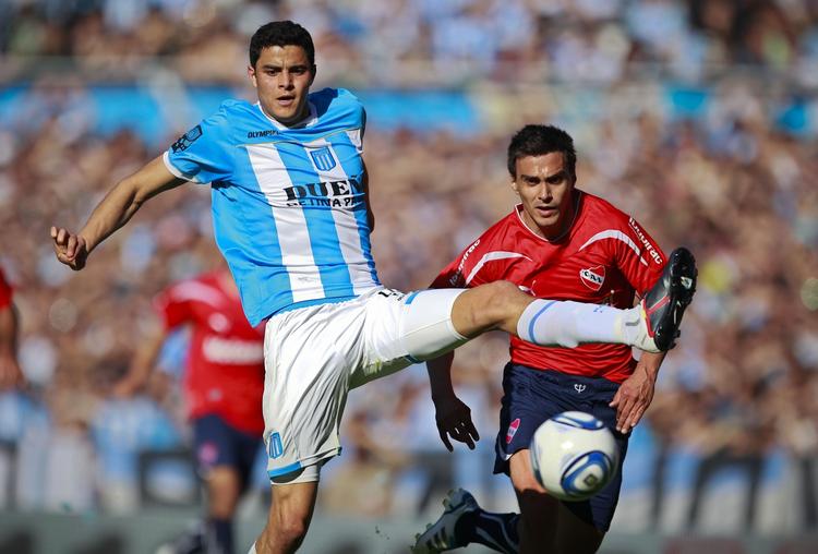 NØGLESPILLER. Som colombiansk landsholdssspiller er Giovanni Moreno (tv.) en af de vigtige på Racing Clubs nuværende hold. 