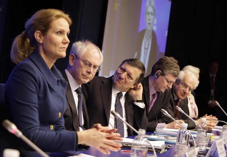 FORMANDSSKAB. Som EU-formand sad statsminister Helle Thorning-Schmidt til bords med EU's øvrige spidser, EU-præsident Herman van Rompuy og kommissionsformand José Barroso ved gårsdagens topmøde. 