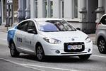 Strømførende. Direktøren for Better Place vil gerne have danskerne til at købe elbiler. Og hvis regeringen vil indføre roadpricing for at komme trængslen til livs, kan netop elbiler være løsningen, foreslår han. 