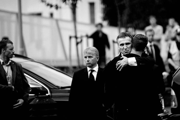 vinder. Fotoet af Jens Stoltenberg, der giver knus til Eskil Pedersen fra Arbeiderpartiets Ungdomsforbund, vandt i sidste uge prisen som Årets Bilde i Norge. 