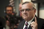 Sheriffen. Joe Arpaio siger, at han bere passer sit job og ikke er efter Barack Obama. 