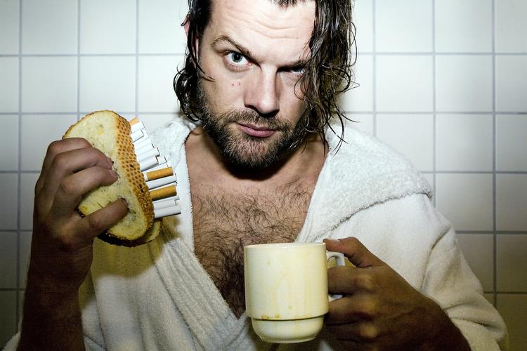 Comeback. Mikkel Munch-Fals debutfilm 'Smukke mennesker' blev set af ganske få mennesker i biografen. Nu kaster han sig over tv-dramaet. 