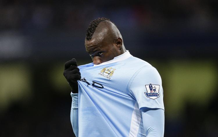 temperamentsfuld. Mario Balotelli fik fire spilledages karantæne, da han stemplede en Tottenhamspiller. Det er den slags, Italiens landstræner, Cesare Prandelli, ikke gider at se ved EM til sommer. 