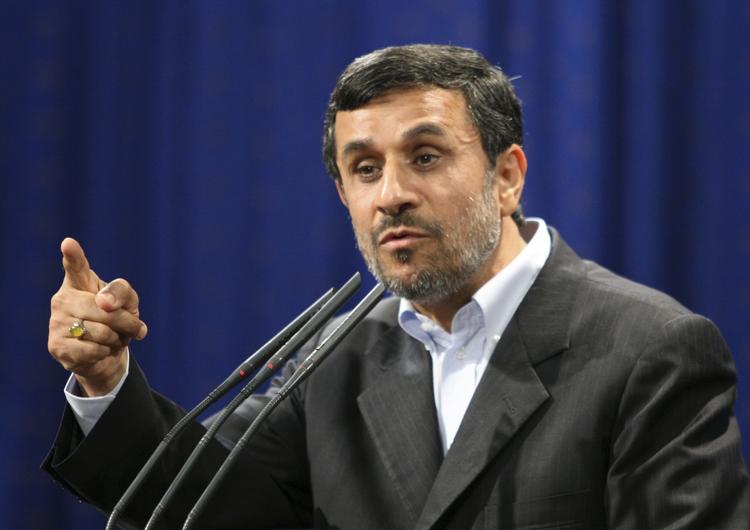Palaver. Iran er i øjeblikket i centrum for opmærksomhed. Blandt andet er landet i strid med USA om et amerikansk hangarskib, der ligger i strategisk vigtige Hormuzstræde i Den Persiske Golf. Iran mener det skal væk, mens USA fastholder dets tilstedeværelse som en del af sikkerhedsberedskabet i regionen. 