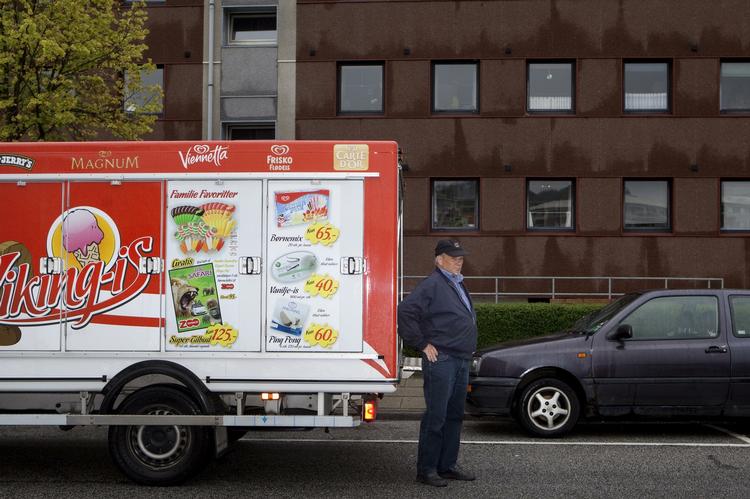 Angreb. Viking-is har fået forbud af landsretten mod at køre med is på hjemegnen i Sydjylland. I stedet angriber opkomlingen nu de etablerede Hjem-is-biler på Sjælland. 