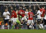 0-1. Trods hjemmeholdets dominans kom United foran på Wayne Rooneys mål. 