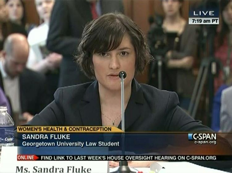 Tilsvinet. Sandra Fluke blev kaldt luder i et amerikansk radioshow, fordi hun har udtrykt offentlig støtte til præsident Obama i, at arbejdsgivere skal tilbyde sundhedsforsikringer, der betaler for medarbejderes p-piller. Her taler hun for Kongressen 23. februar om emnet. AP/C-SPAN 