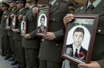 protest. Colombianske betjente demonstrerede i sidste måned mod FARC og krævede at få nogle af deres kidnappede kolleger løsladt. 
