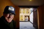 Frontmanden.  Kurt Wagner kommer til Danmark med sit band 'Lambchop'. 
