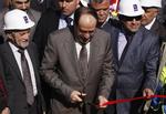 oliefremstød. Iraks regeringschef, Nouri al-Maliki, indviede i sidste måned en ny olieeksportterminal i Den Persiske Golf. Landet planlægger at øge eksporten markant. 