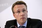 Justice Minister Morten Bødskov (SocDem) wants the police to decide kick-off times for League soccer matches. 
