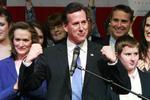 Underdog. Rick Santorum understregede gang på gang i sin tale i nat, at han vinder, selv om han er oppe mod en modstander, der har flere penge. Foto: Gene J. Puskar/AP 