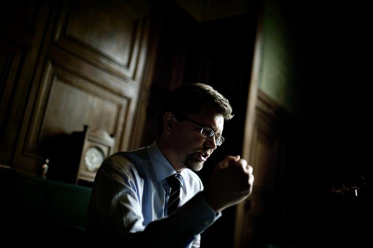 investering. Overborgmester Frank Jensen (S) overvejer at lade Københavns Kommune investere i Københavns Lufthavn. 