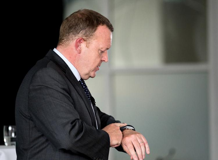 Regning. Det er uafklaret, om tidligere statsminister Lars Løkke Rasmussen (V) selv til betale for den rygekabine, han lod opstille i Statsministeriet, eller om han vil lade sit parti gøre det. Arkivfoto. 