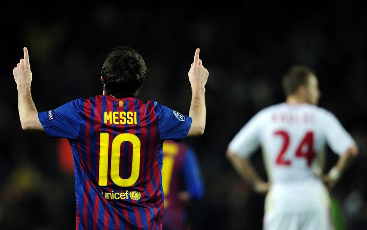 sublimt. Lionel Messi satte en tyk streg under sit store format på en grønsvær, da argentineren scorede fem gange mod Bayer Leverkusen. Men hvem er historiens største spiller? 