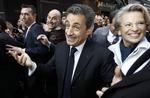Presset.  Frankrigs præsident, Nicolas Sarkozy, er stadig bagud i meningsmålingerne før præsidentvalget i maj. Taber han stopper han også i politik, siger han. 