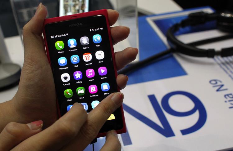 SMARTPHONE.  Nokia nåede at fremstille en telefon med sit MeeGo-styresystem. Kommende telefoner vil have Windows Phone som styresystem. Nu er Nokia tilsyneladende ved at udvikle endnu et styresystem. 