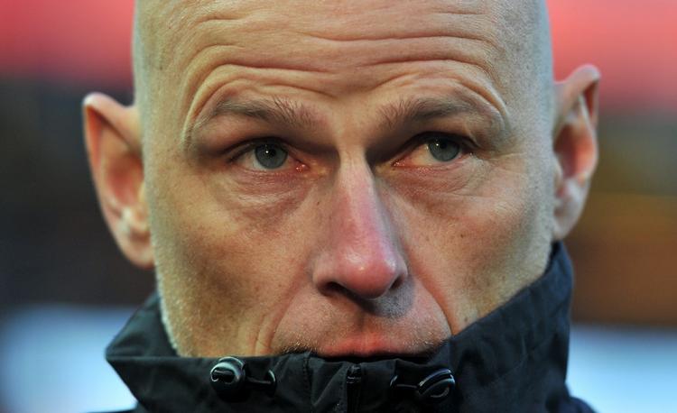 pres. Ståle Solbakken har ikke haft den bedste sæson med FC Köln og læner sig op ad fiaskoen. 