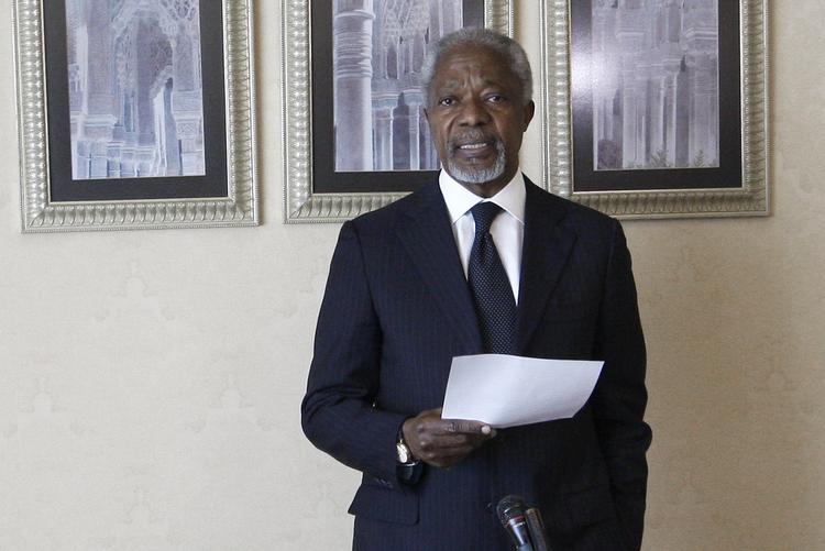 Afrejse. Kofi Annan forlader Syrien uden fredsaftale. Her ses den tidligere FN-chef inden dagens møde i Damaskus. 