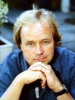 Velbevandret. Oystein Wiik ved godt hvad han skriver om: han har haft en længere karriere som operasanger. PR-foto. 