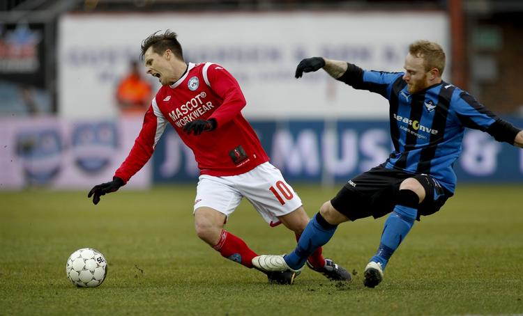 nedlagt. Lige som  Lasse Kronborg fik ram på Jesper Bech fik HB Køge nedlagt Silkeborg. 