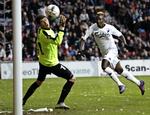 1-0. Et hovedstødsmål af Dame N'Doye sendte bolden forbi Nathan Coe og FCK på sejrskurs. 