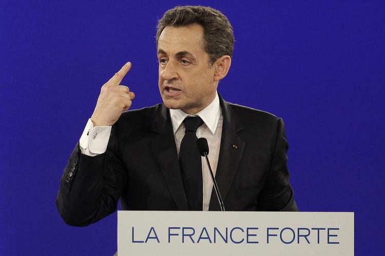 »Schengen-aftalen om pasfrihed må omgående reformeres, så vi kan bekæmpe den ulovlige indvandring«, sagde Nicolas Sarkozy under et valgmøde i Paris. 