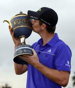 Sejr. Det var 11. gang i karrieren, Justin Rose kunne hæve et trofæ. 