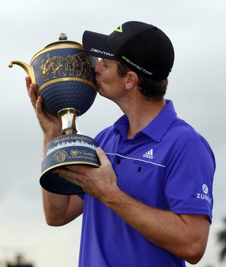Sejr. Det var 11. gang i karrieren, Justin Rose kunne hæve et trofæ. 