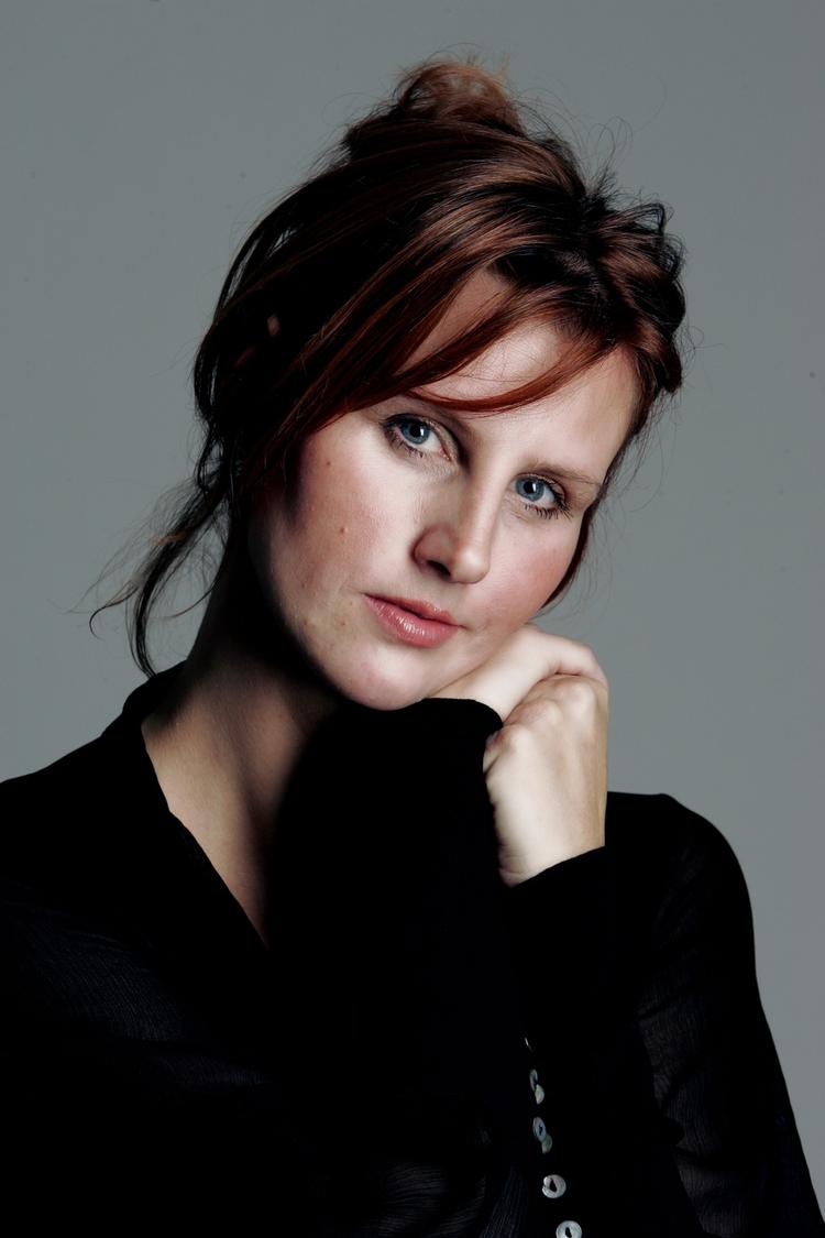 sent. Sanne Gottlieb har tidligere både sunget avantgarderock i sin ungdom, electropop i Japan og deltaget i Melodi Grand Prix. 