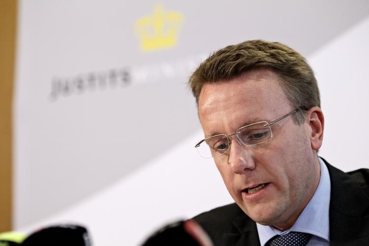 Justitsminister Morten Bødskov har formelt nedsat skattesagskommissionen. 