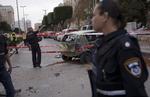 Våbenhvilen mellem Israel og Gaza ser ud til at være trådt i kraft efter flere dages gensidige angreb. 