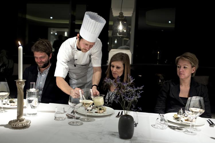 Stjerne. På Geranium huserer  verdens bedste kok, Rasmus Kofoed. Får han Michelin-stjerner i år? 