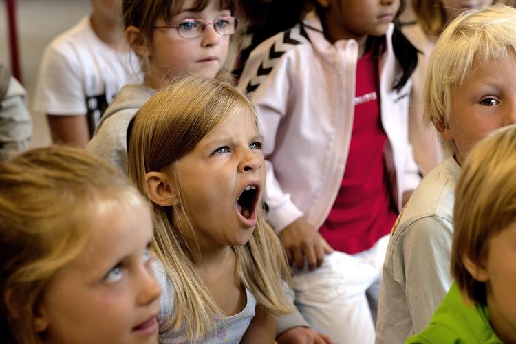 SØvnigt. Mange mindre børn møder trætte op i institutioner landet over, viser rundspørge. 