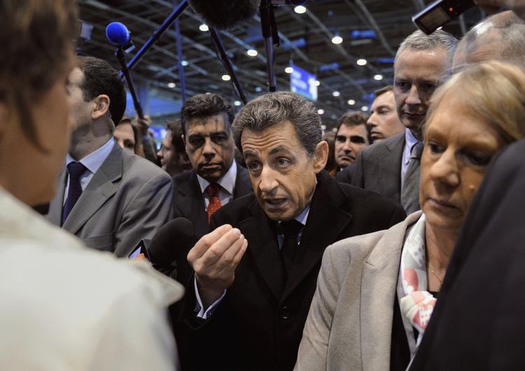 Valgkamp. Nicolas Sarkozy - der her besøger en landbrugsmesse i Paris - har øget sin popularitet blandt vælgerne. 