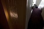 Tjek-ind. Hotellerne verden over er blevet dyrere. Dog er de steget mindre i Europa end andre verdensdele.  På billedet ses et hotelværelse på Bella Sky Comwell i Ørestad. 