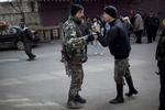 Uro. Borgerne i Syrien bliver igen kaldt til stemmeurnerne, mens borgenkrigen fortsætter. 