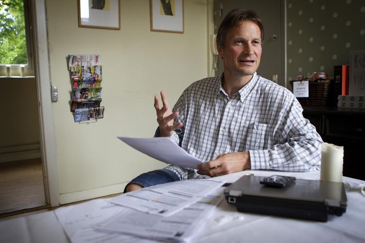 Resocialisering. I Danmark er det næsten hver tredje løsladte fange, der begår nye ugerninger, skriver Claus Meyer i dagens Kronik i Politiken. 