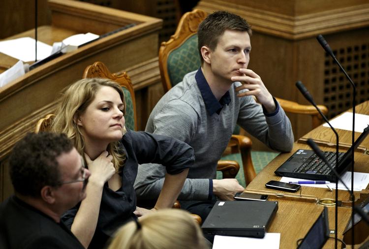 Afvist. I folketingssalen sidder Enhedslisten side om side med regeringspartierne. Det gør de ikke i forhandlingerne om førtidspension og fleksjobordning. 
