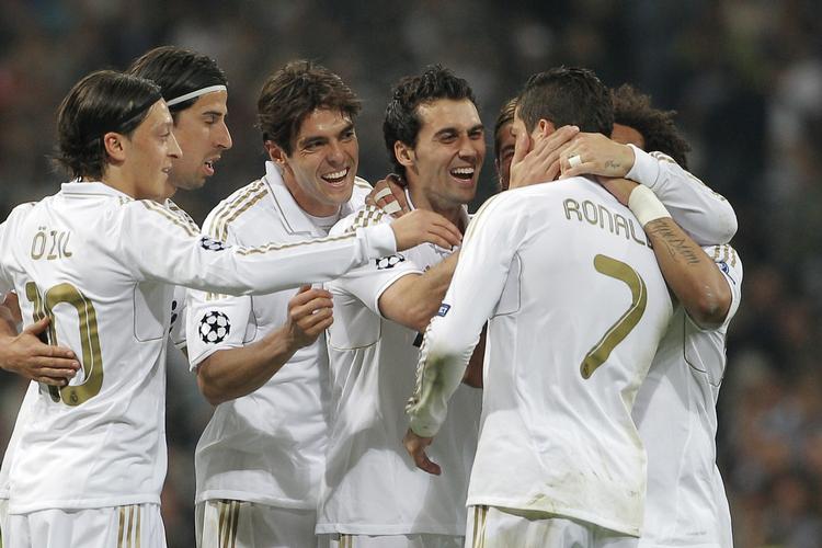 Sikkert. Real Madrid-spillerne jubler efter Ronaldos første scoring mod russerne. 