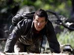 Eventyrer. Bear Grylls har besteget en aktiv vulkan i Guatemala, været i klinch med frådende, rabies-befængte hunde og klaret sig gennem ørkenen i Sahara ved at spise levende insekter. 