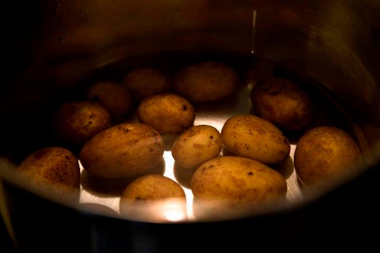 energitab? Hvad sker der med kartoflers energiindhold, efter de er blevet kogt, vil en læser vide. 