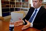 tillid. Finansminister BJarne Curydon støtter fortsat sin bestyrelsesformand i Dong, Fritz Schur. (arkiv) 