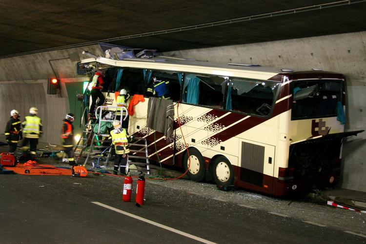 Ifølge de hollandske myndigheder var ni af børnene i bussen fra Holland. det vides ikke, om de er blandt de komne. 