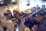 Ægteskab. Venstre og konservative vil lade deres folketingsmedlemmer stemme efter personlig overbevisning, når Folketinget skal tage stilling til homoseksuelles mulighed for at gifte sig i kirken. Det er for sløvt, mener de radikale. Arkivfoto. 