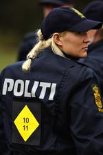 Politibetjentinde. Hvis vi dropper kønsspecifikke betegnelser som 'politimand', vil det have en positiv effekt på ligestillingen, mener lektor i kommunikation og ligestillingsforsker Rikke Andreassen. 