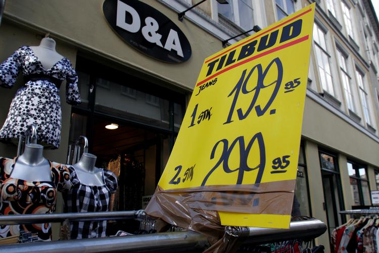 rentespænd. Det er dyrt at være fattig. Nye billige forbrugslån gives kun til folk med en i forvejen meget god økonomi, som bare er trætte af de nuværende høje renter i bankerne. 