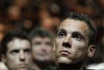 Blodigt. Philippe Gilbert var til tandlæge i onsdags. Det tog halvanden time og var en ret blodig affære, men Gilbert føler sig som et ny menneske, forsikrer han. 