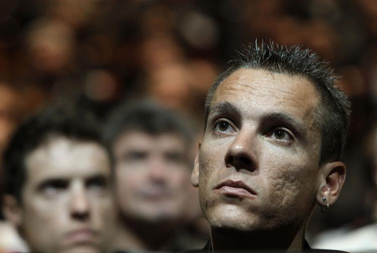 Blodigt. Philippe Gilbert var til tandlæge i onsdags. Det tog halvanden time og var en ret blodig affære, men Gilbert føler sig som et ny menneske, forsikrer han. 