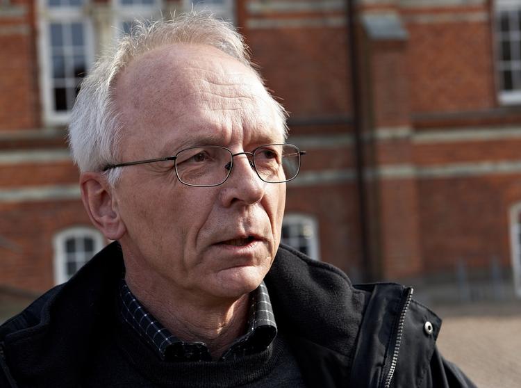 Knivsag. Anklager Henning Christiansen måtte gå til den 47-årige knivstikker, som til at begynde med var vævende om, hvor han havde kniven fra. 